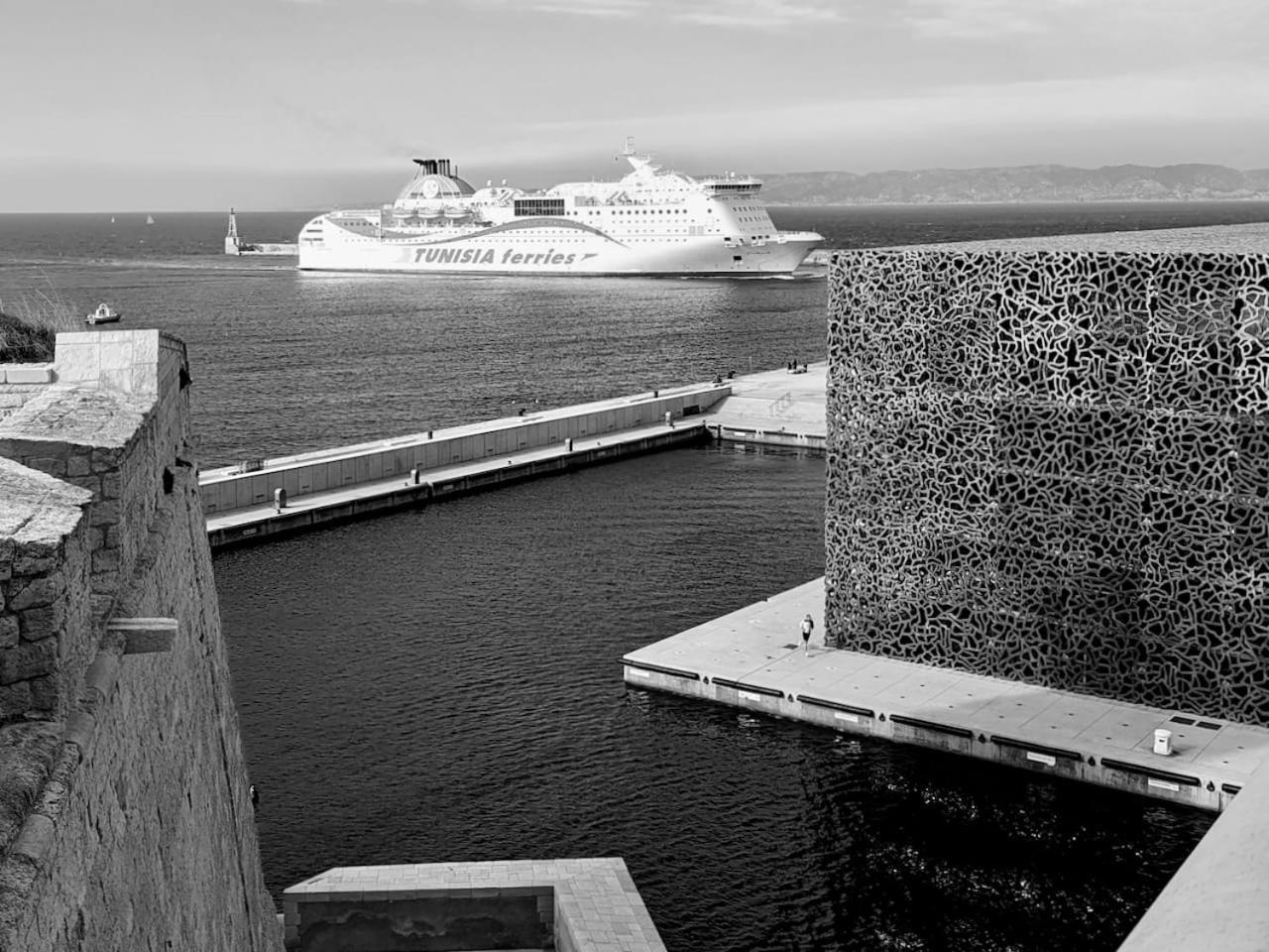 Du Cote Du Vieux Port & Mucem - Central マルセイユ エクステリア 写真